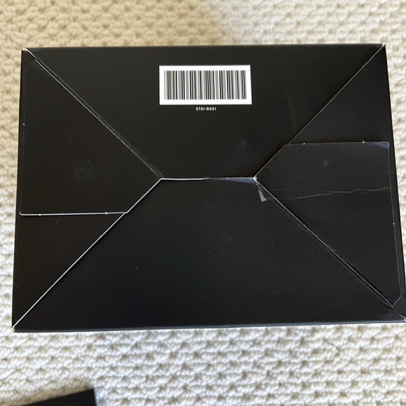 Like new with box Peloton resistance bands - set of 3 bands - Picture 7 of 8